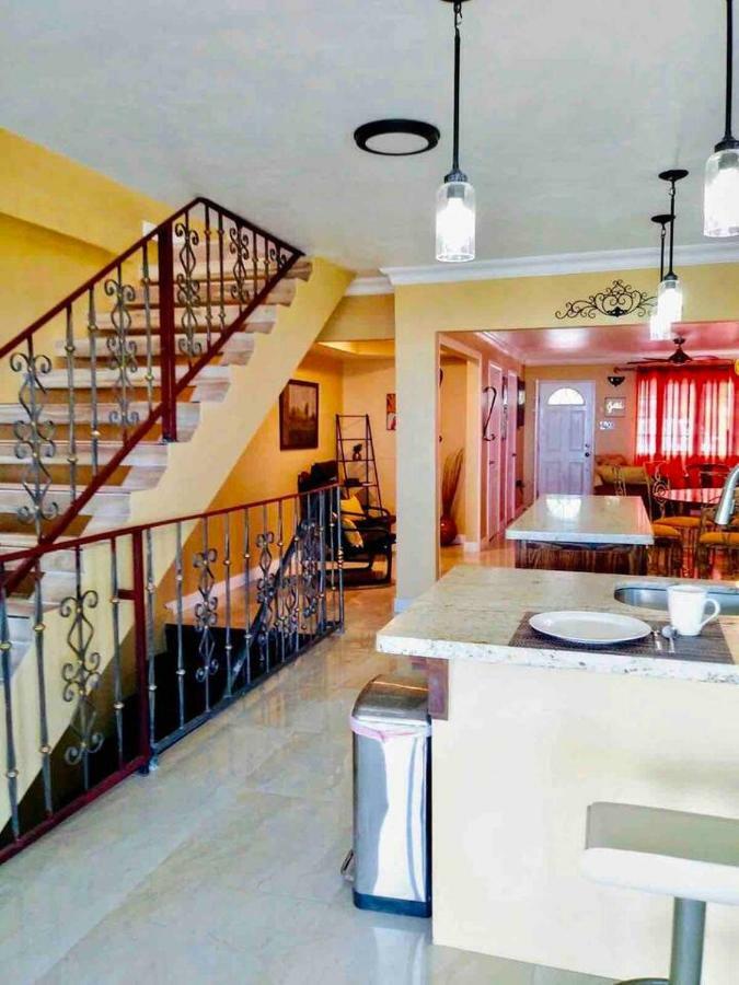 Bella Vista Kingston Exterior photo