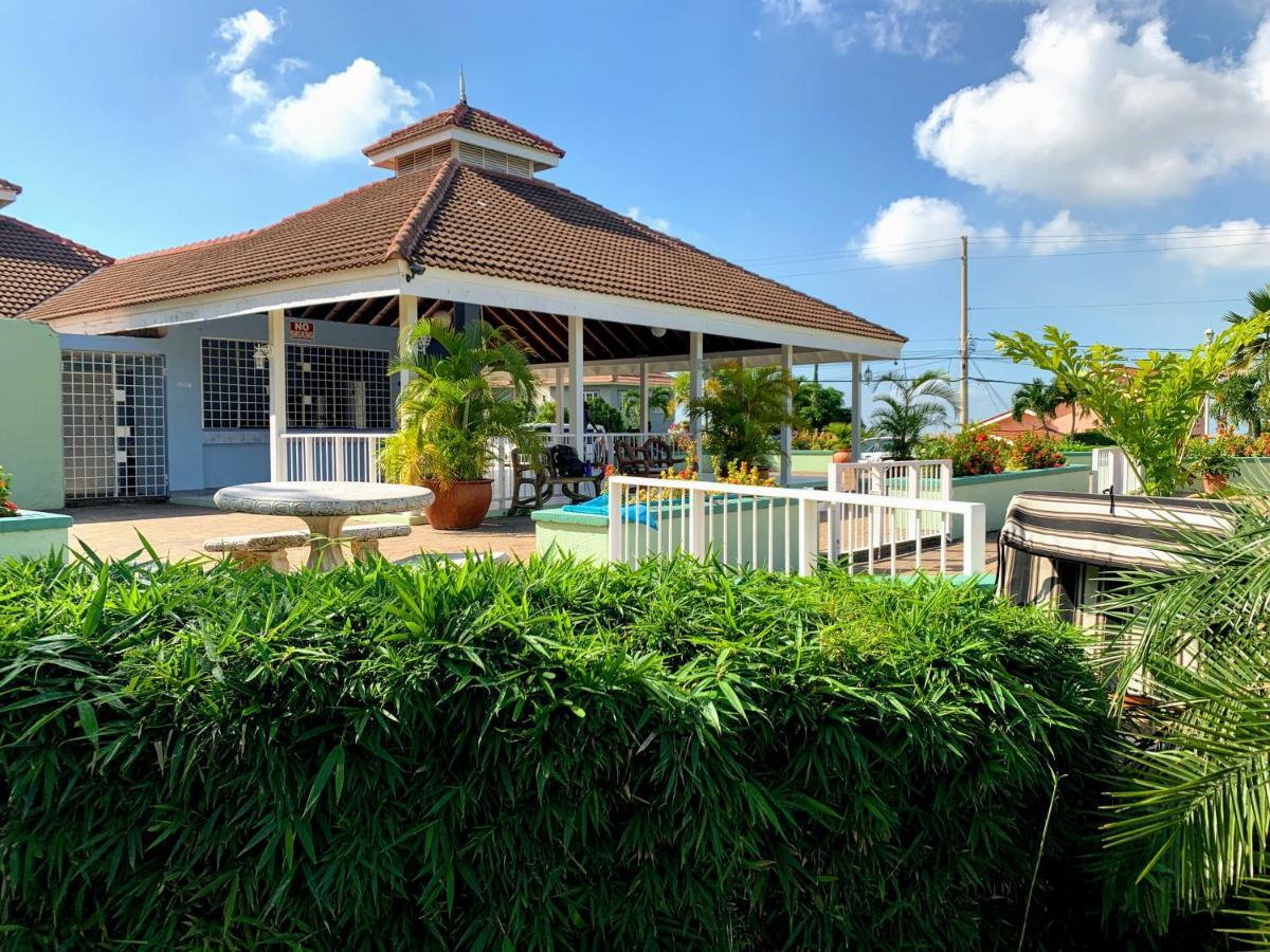 Bella Vista Kingston Exterior photo